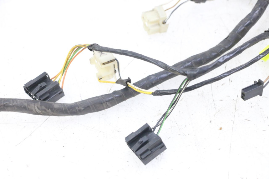 photo de CABLEADO SUZUKI UH BURGMAN 125 (2002 - 2006) - Zoom sobre los componentes