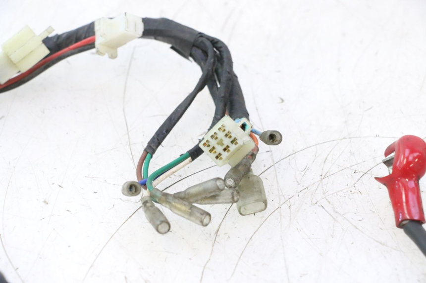 photo de CABLEADO DAELIM VJ ROADWIN 125 (2004 - 2007) - Detalles de los puntos de fijación