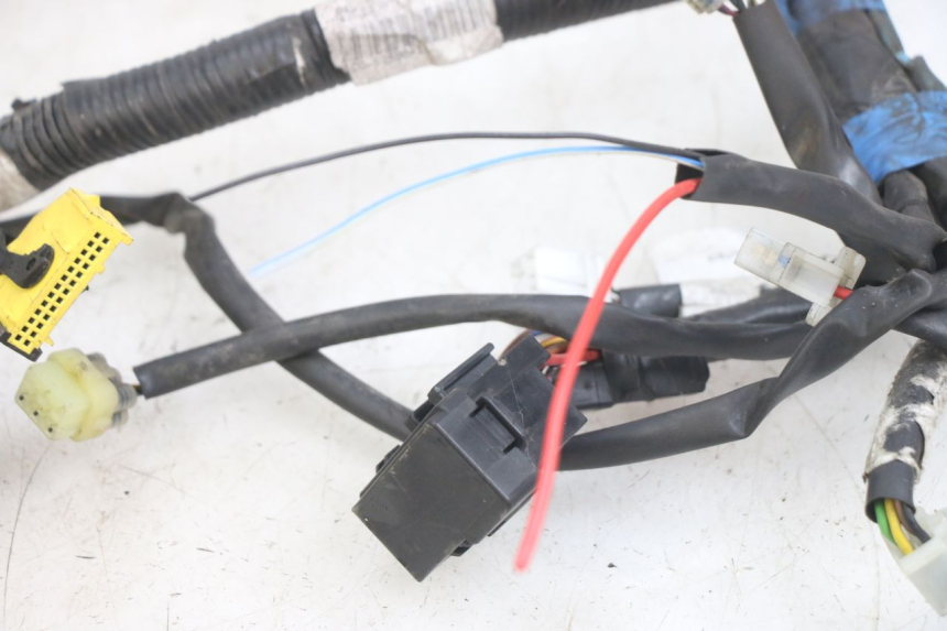 photo de CABLEADO YAMAHA X-MAX XMAX 250 (2006 - 2009) - Zoom sobre los componentes