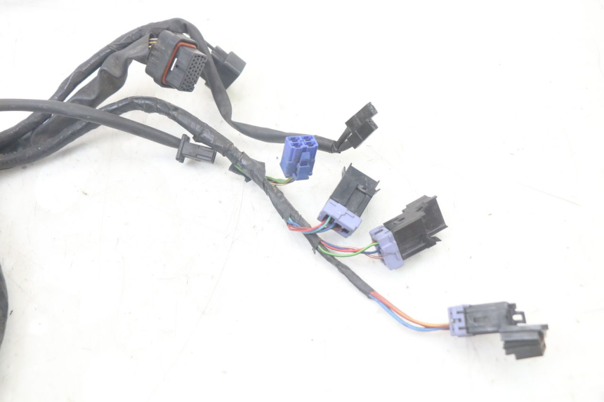 photo de CABLEADO YAMAHA XMAX X-MAX 125 (2006 - 2009) - Primer plano técnico