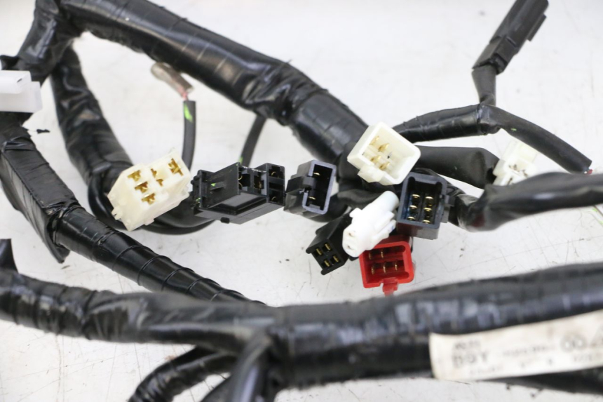 photo de CABLEADO YAMAHA XMAX X-MAX 125 (2021 - 2025) - Zoom sobre los componentes