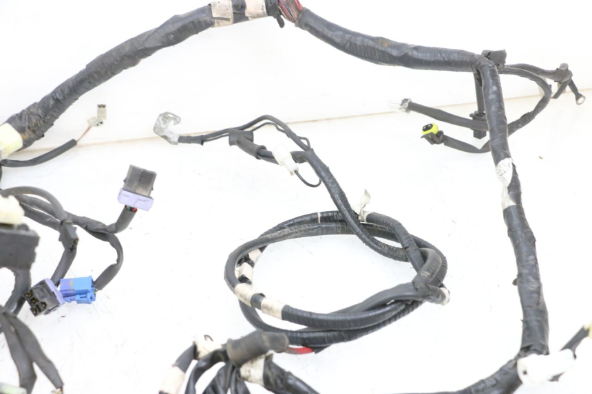 photo de CABLEADO YAMAHA X-MAX XMAX 125 (2010 - 2013) - Zoom sobre los componentes
