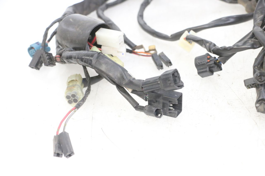 photo de CABLEADO YAMAHA XJ6 ABS 600 (2008 - 2016) - Zoom sobre los componentes