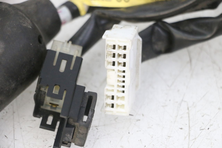 photo de CABLEADO YAMAHA XJ6 ABS 600 (2008 - 2016) - Primer plano técnico