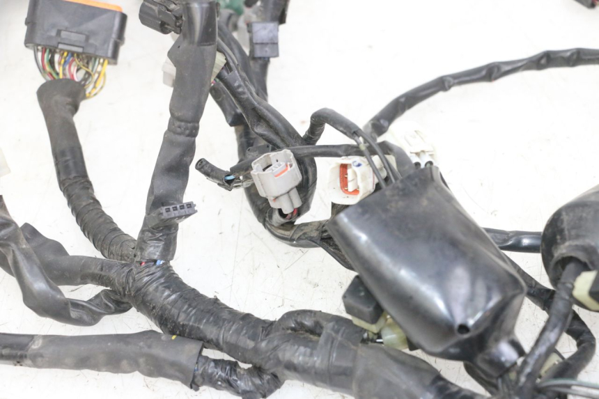 photo de CABLEADO YAMAHA XJ6 ABS 600 (2008 - 2016) - Detalles de los puntos de fijación