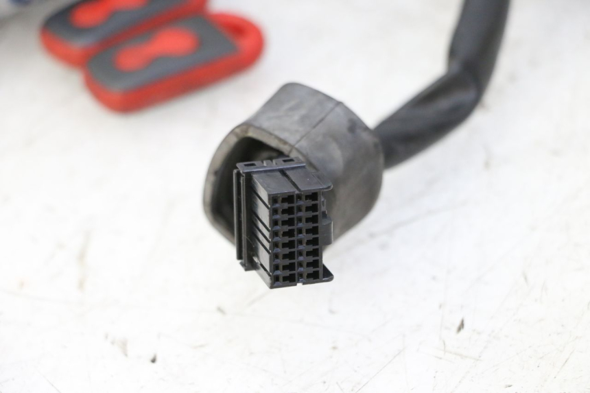 photo de CABLEADO YAMAHA XJ6 ABS 600 (2008 - 2016) - Enfoque en la estructura