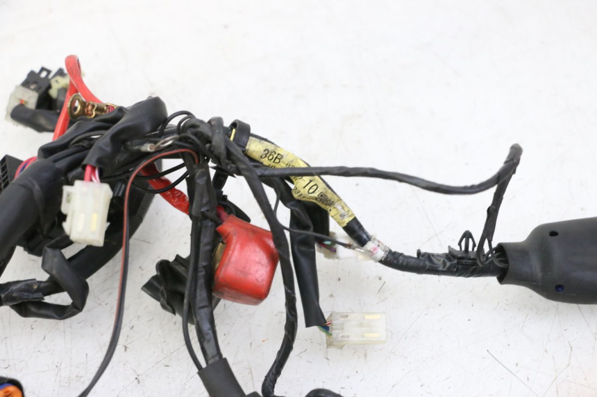 photo de CABLEADO YAMAHA XJ6 ABS 600 (2008 - 2016) - Primer plano técnico