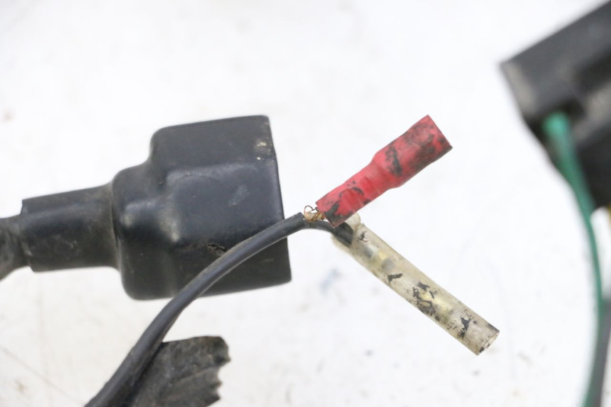 photo de CABLEADO YAMAHA XJN DIVERSION 600 (2000 - 2003) - Detalles de los puntos de fijación