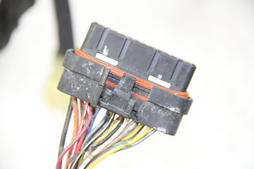 photo de CABLEADO YAMAHA XP T-MAX TMAX 500 (2004 - 2007) - Detalles de los puntos de fijación