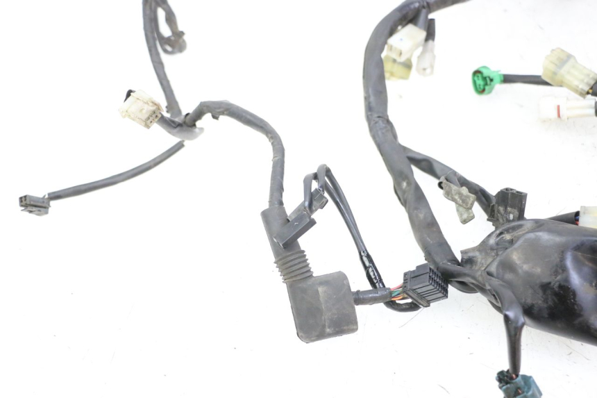 photo de CABLEADO YAMAHA FZ6 FAZER S2 600 (2007 - 2011) - Zoom sobre los componentes
