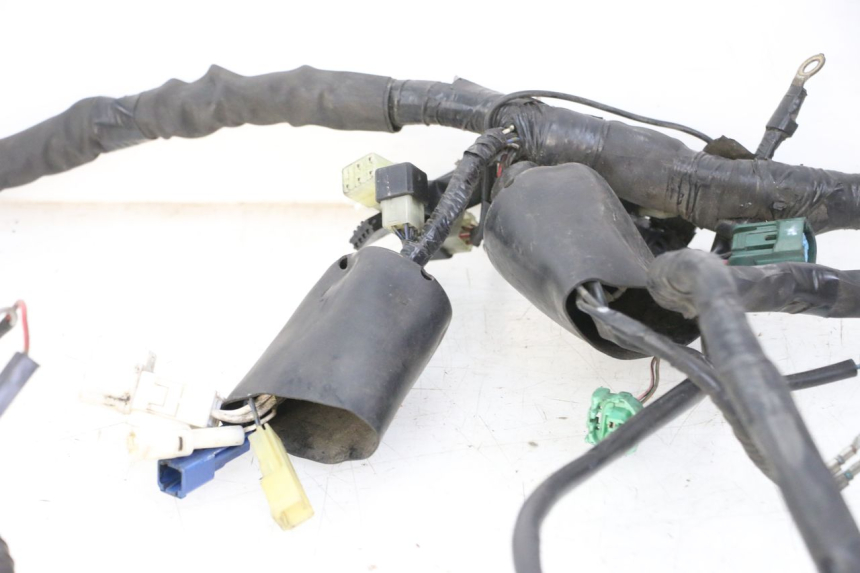 photo de CABLEADO YAMAHA XJ6 600 (2008 - 2016) - Zoom sobre los componentes