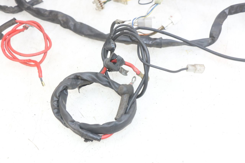 photo de CABLEADO YAMAHA YP MAJESTY 125 (1998 - 2001) - Primer plano técnico