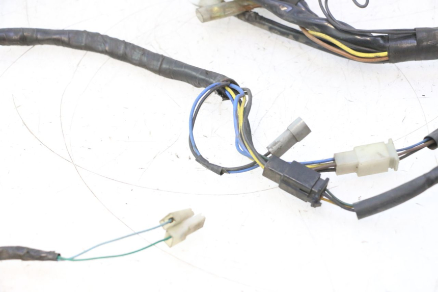 photo de CABLEADO YAMAHA YP MAJESTY 125 (2007 - 2010) - Zoom sobre los componentes