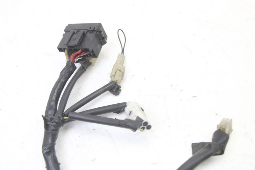 photo de CABLEADO YAMAHA YP X-MAX XMAX 400 (2014 - 2017) - Zoom sobre los componentes