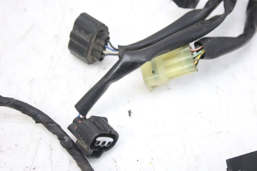 photo de CABLEADO YAMAHA YZF R1 1000 (2007 - 2008) - Detalles de los puntos de fijación