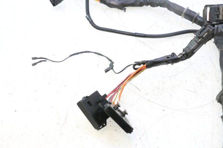 photo de CABLEADO PIAGGIO ZIP IGET 4T 50 (2021 - 2023) - Detalles de los puntos de fijación