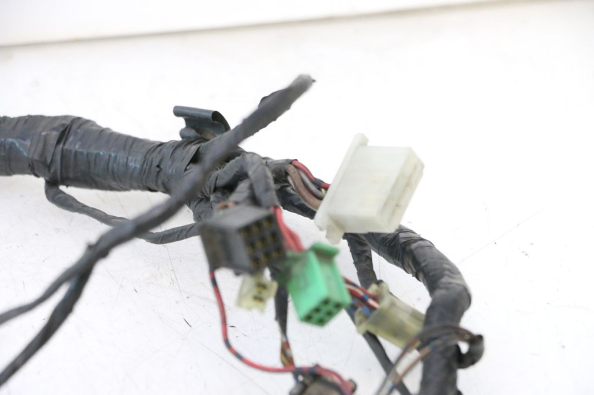 photo de CABLEADO KAWASAKI ZZR 600 (1995 - 2004) - Detalles de los puntos de fijación