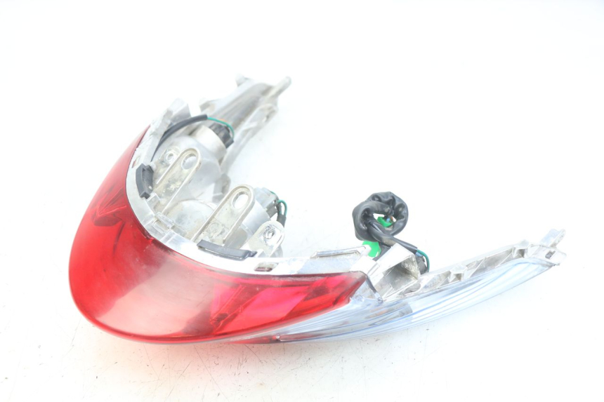 photo de LUZ TRASERA KYMCO AGILITY 16+ 4T 50 (2018 - 2023) - Primer plano técnico