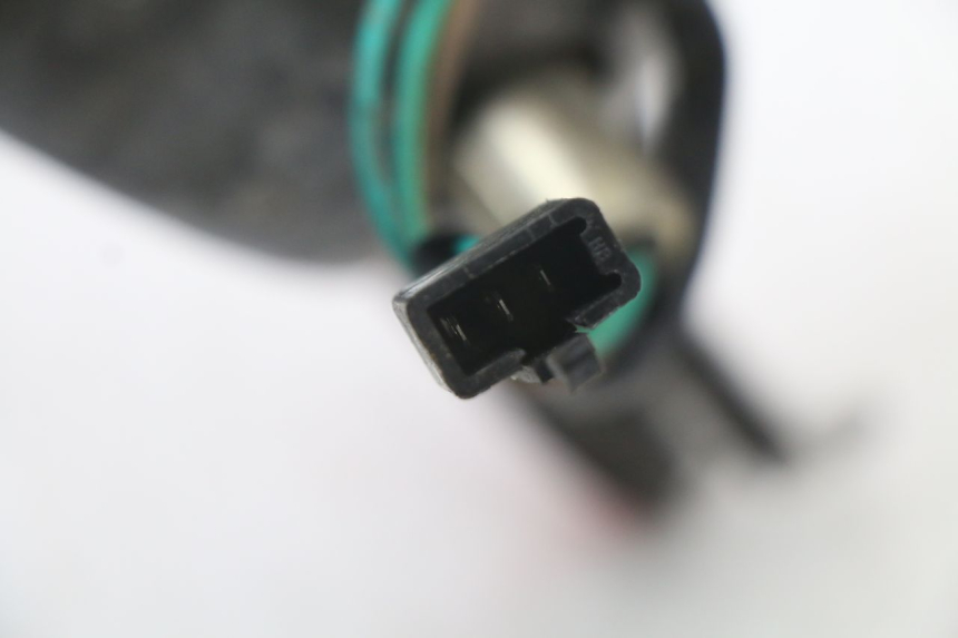 photo de LUZ TRASERA KYMCO AGILITY 4T 50 (2005 - 2018) - Detalles de los puntos de fijación