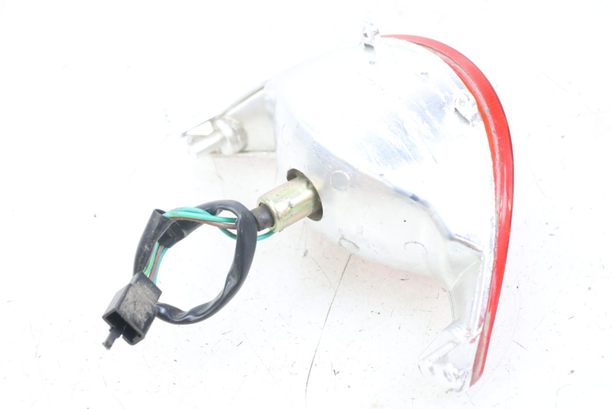 photo de LUZ TRASERA KYMCO AGILITY 4T 50 (2018 - 2022) - Otra perspectiva