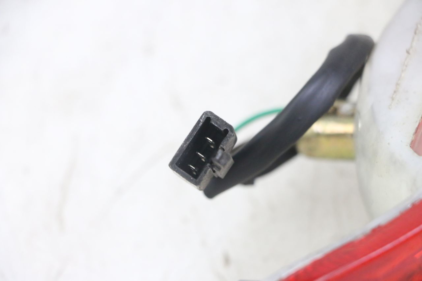 photo de LUZ TRASERA KYMCO AGILITY 4T 50 (2005 - 2018) - Estado de la superficie y material