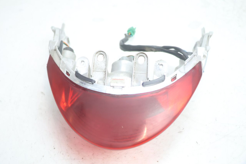 photo de LUZ TRASERA KYMCO AGILITY CITY 2T 50 (2008 - 2016) - Detalles de los puntos de fijación