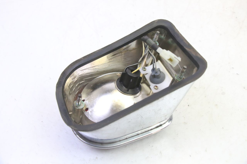 photo de LUZ TRASERA HYOSUNG GV AQUILA 125 (2000 - 2009) - Recambio usado revisado