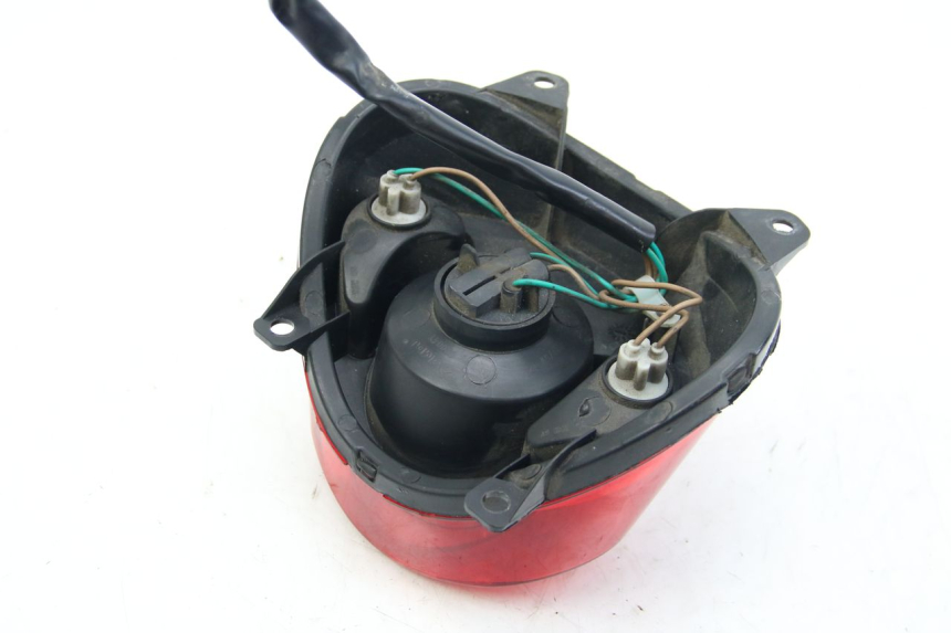 photo de LUZ TRASERA ECCITY ARTELEC 670 1 (2013 - 2017) - Estado de la superficie y material