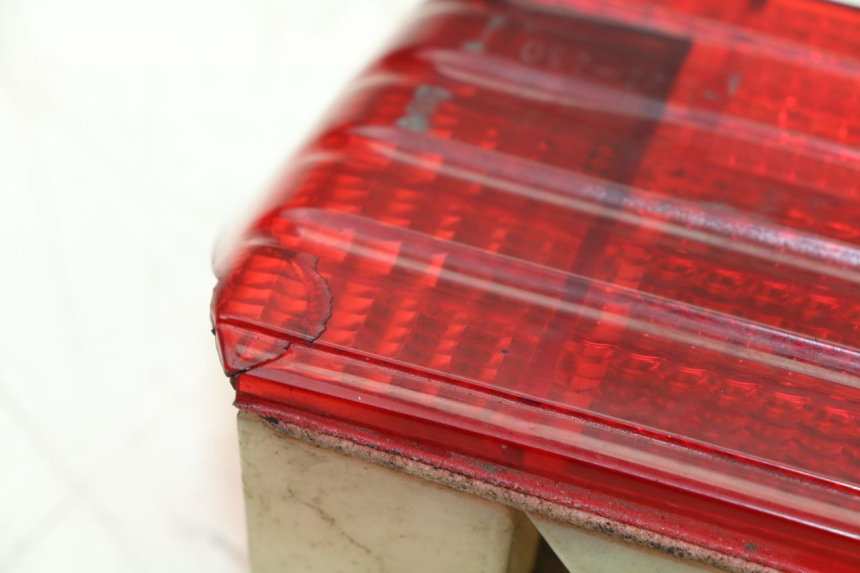 photo de FARO TRASERO BMW K LT ABS 1100 (1990 - 1996) - Primer plano técnico