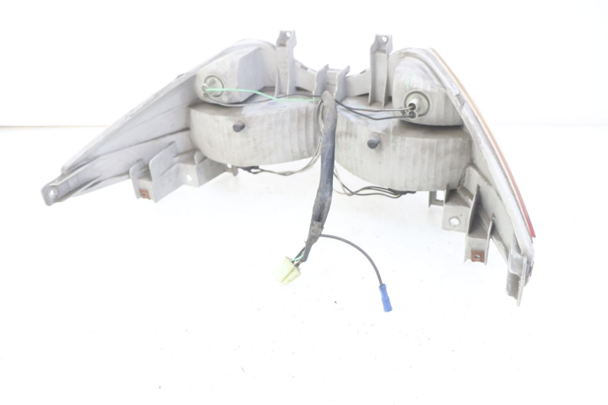 photo de LUZ TRASERA SUZUKI BURGMAN 125 (2007 - 2014) - Primer plano técnico