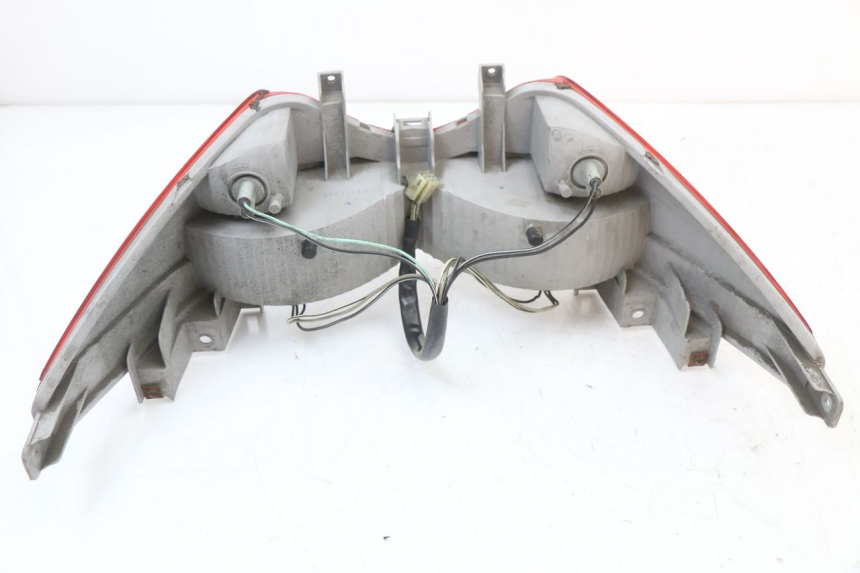 photo de LUZ TRASERA SUZUKI BURGMAN 125 (2007 - 2014) - Primer plano técnico