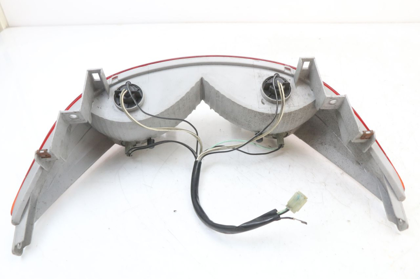 photo de LUZ TRASERA SUZUKI BURGMAN 125 (2007 - 2014) - Estado de la superficie y material