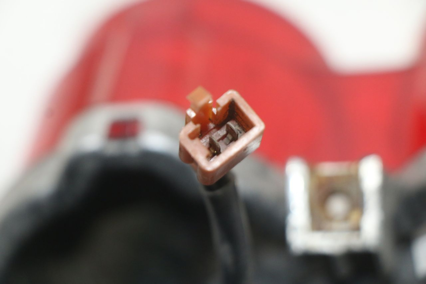 photo de LUZ TRASERA YAMAHA BW'S BWS 125 (2010 - 2013) - Características distintivas