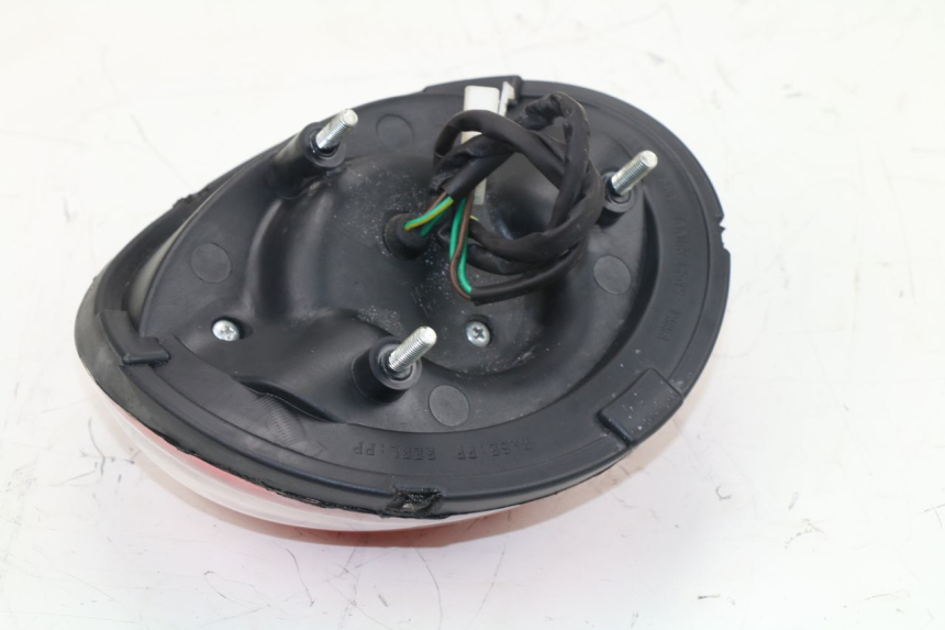 photo de LUZ TRASERA S-RIDER CAPRI 2T 50 (2010 - 2017) - Estado de la superficie y material