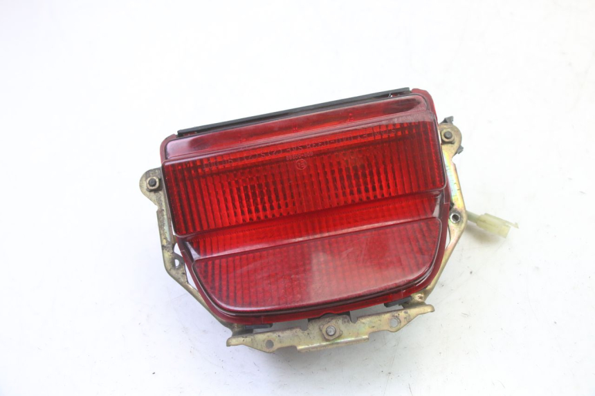 photo de LUZ TRASERA HONDA CBR RR FIREBLADE 900 (1992 - 1994) - Primer plano técnico
