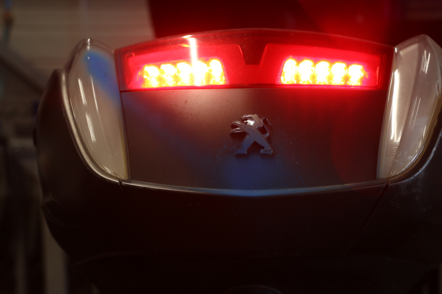 photo de LUZ TRASERA PEUGEOT CITYSTAR 2T 50 (2018 - 2021) - Detalle de la pieza