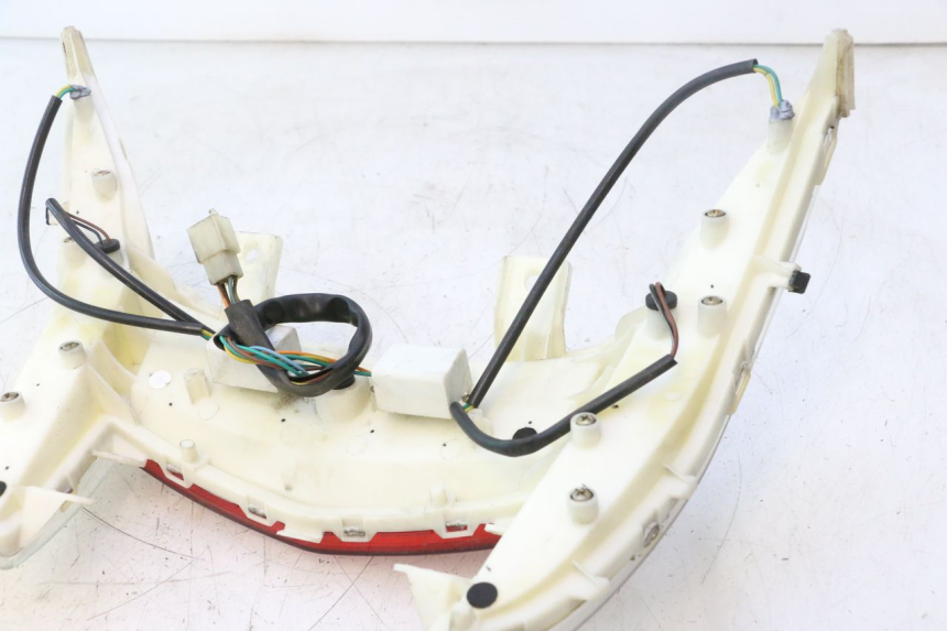 photo de LUZ TRASERA PEUGEOT CITYSTAR 2T 50 (2018 - 2021) - Foto de producto adicional