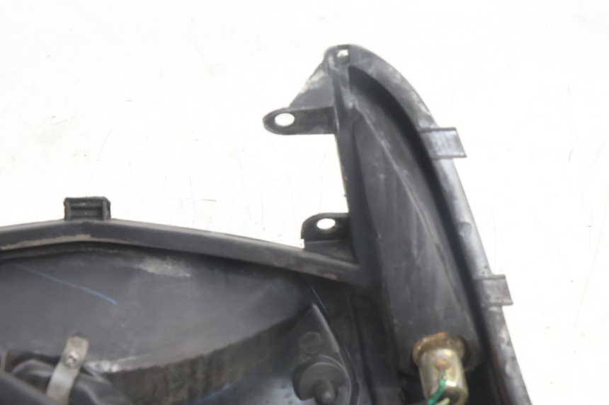 photo de LUZ TRASERA PEUGEOT CITYSTAR 125 (2011 - 2017) - Primer plano técnico