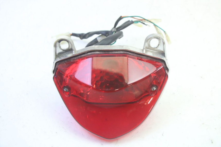 photo de FARO TRASERO SYM CROX 4T 50 (2016 - 2023) - Primer plano técnico