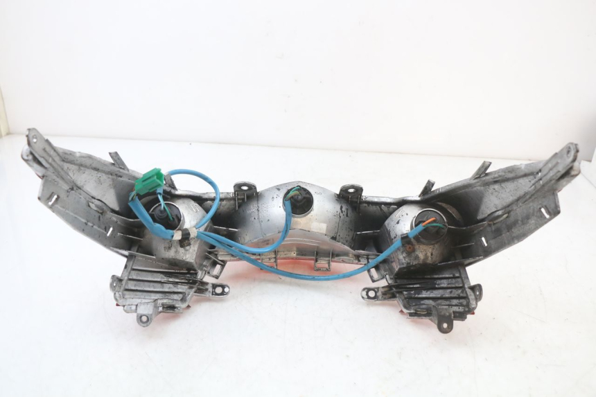 photo de LUZ TRASERA KYMCO DINK STREET ABS 125 (2011 - 2018) - Detalles de los puntos de fijación