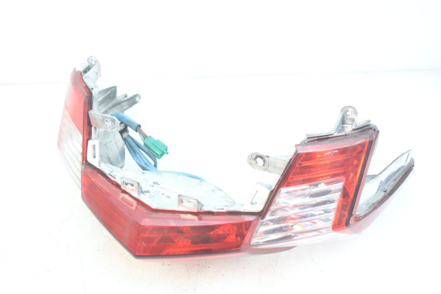 photo de LUZ TRASERA KYMCO DINK STREET 125 (2009 - 2014) - Detalles de los puntos de fijación