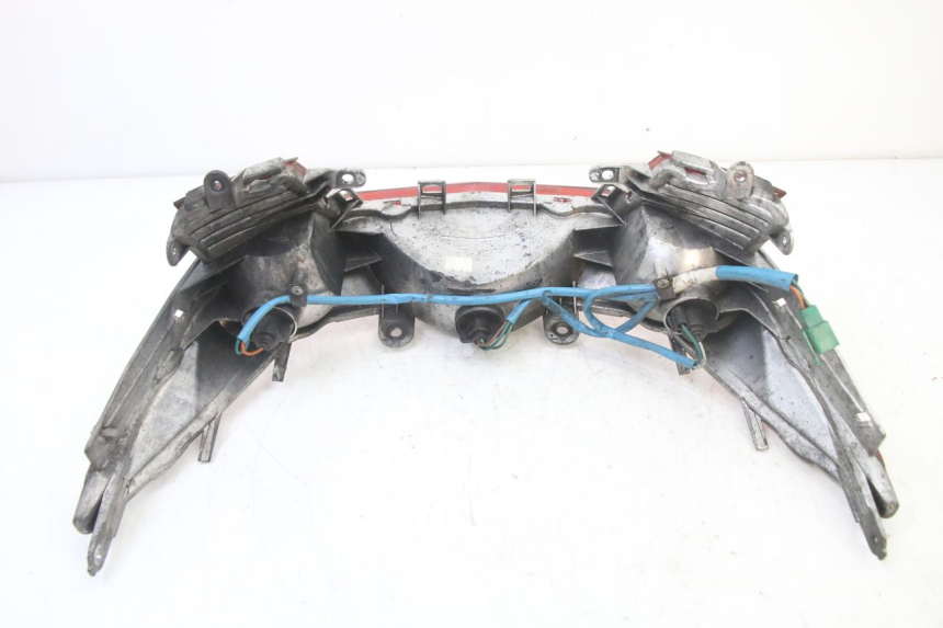 photo de LUZ TRASERA KYMCO DINK STREET 125 (2009 - 2014) - Detalles de los puntos de fijación