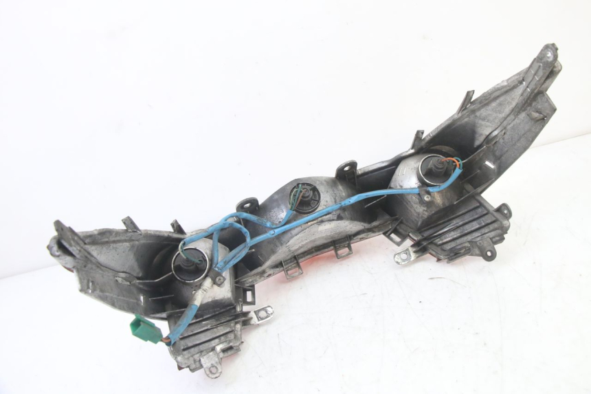 photo de LUZ TRASERA KYMCO DINK STREET 125 (2009 - 2014) - Estado de la superficie y material