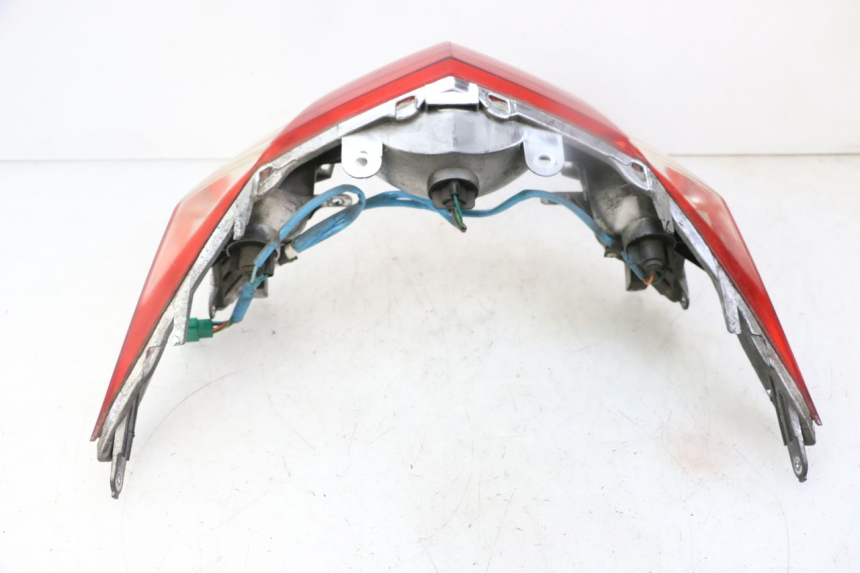 photo de LUZ TRASERA KYMCO DINK STREET 125 (2009 - 2014) - Primer plano de alta resolución