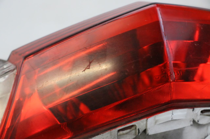 photo de LUZ TRASERA KYMCO DINK STREET 125 (2009 - 2014) - Zoom estado de uso