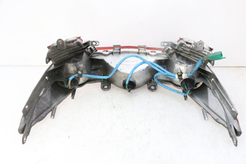 photo de LUZ TRASERA KYMCO DINK STREET 125 (2009 - 2014) - Estado de la superficie y material