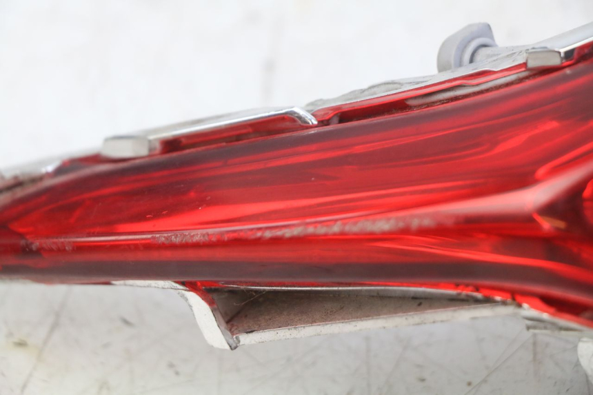 photo de LUZ TRASERA KYMCO DOWNTOWN ABS 125 (2015 - 2017) - Detalle de la pieza