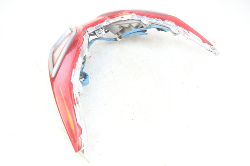 photo de LUZ TRASERA KYMCO DOWNTOWN ABS 125 (2015 - 2017) - Características distintivas