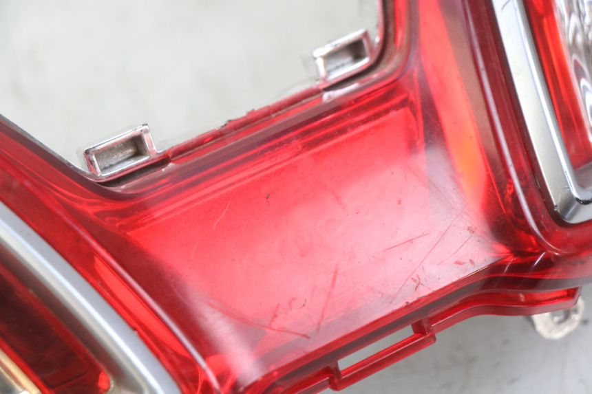 photo de LUZ TRASERA KYMCO DOWNTOWN ABS 125 (2015 - 2017) - Otra perspectiva