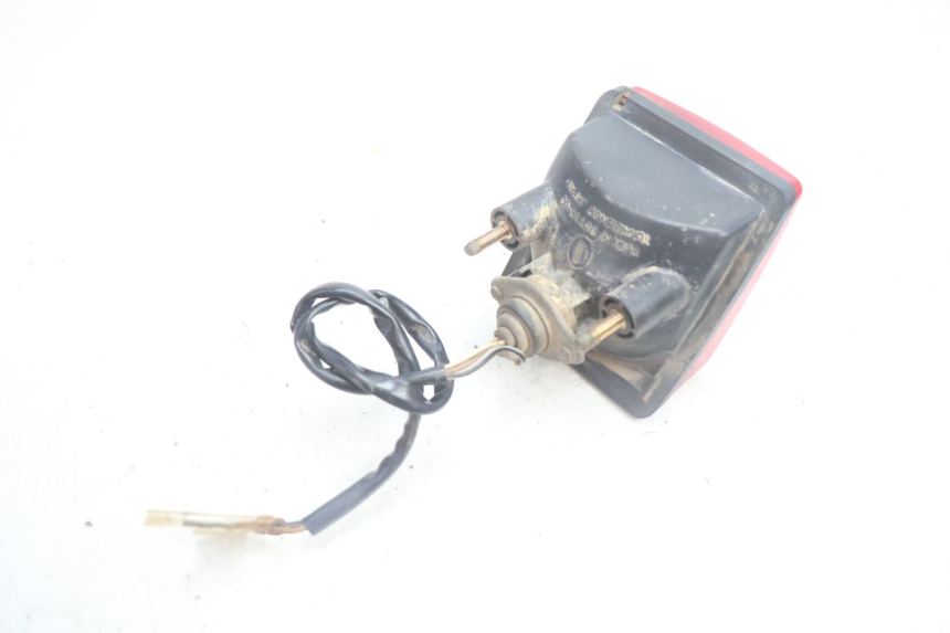 photo de LUZ TRASERA SUZUKI DR S 600 (1985 - 1989) - Detalles de los puntos de fijación